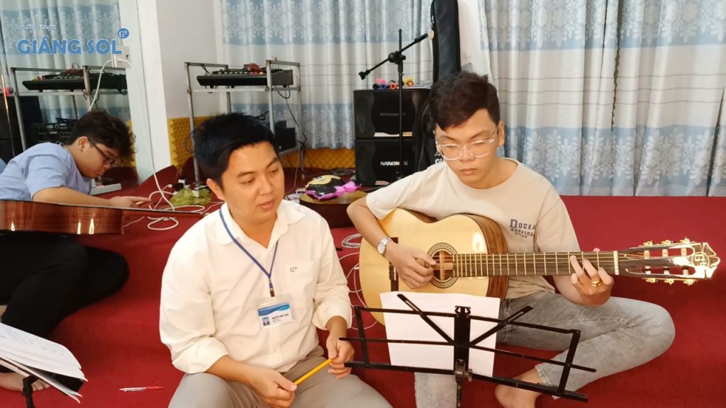 Kỷ niệm bỏ quên || Lớp nhạc Giáng Sol Quận 12, học đàn guitar cơ bản quận 12, dạy đàn piano quận 12, dạy đàn organ quận 12, dạy vẽ quận 12