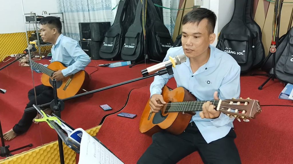 Mưa Đêm Tỉnh Nhỏ || Văn Tấn, trung tâm dạy đàn guitar quận 12, học đàn guitar đệm hát quận 12, lớp dạy đàn guitar cơ bản quận 12