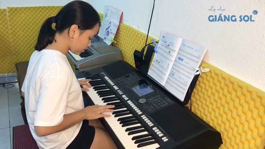 Dạy Đàn Organ Quận 12 || Ánh Trăng, lớp học đàn piano quận 12, học đàn organ cấp tốc quận 12, trung tâm dạy đàn organ uy tín, chất lượng