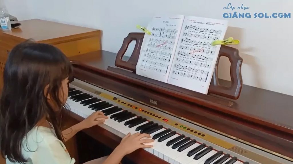 Dạy Đàn Piano Quận 12 || Quả Bóng, dạy đàn guitar quận 12, dạy đàn organ quận 12, lớp nhạc quận 12, học piano quận 12, trung tâm âm nhạc quận 12