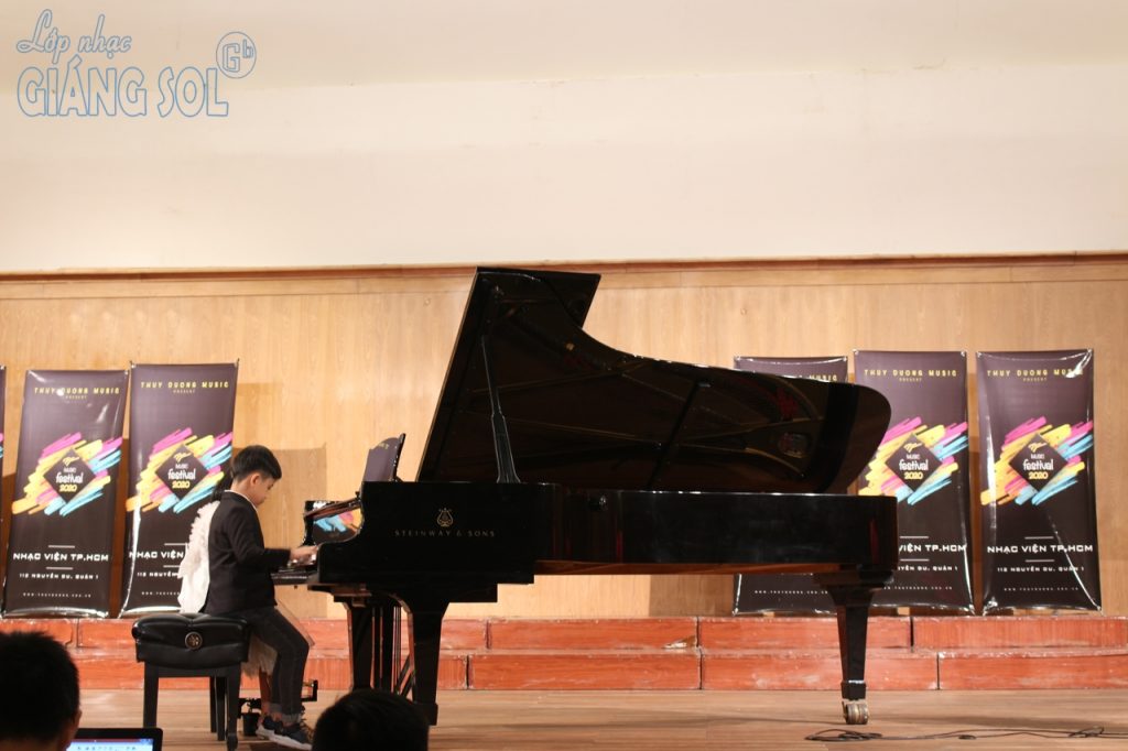 dạy đàn piano quận 12