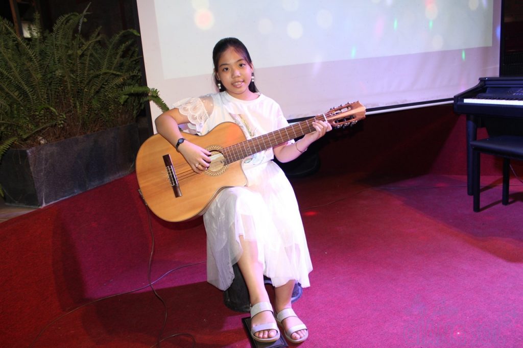 dạy đàn guitar quận 12